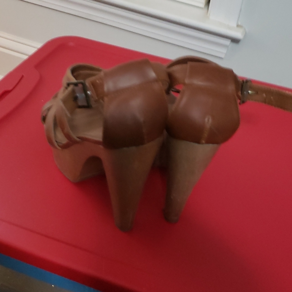 Shoes - Picture 4 of 5